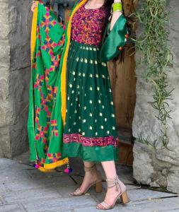 وطني محفلي رنګه کالي سره له ټکري